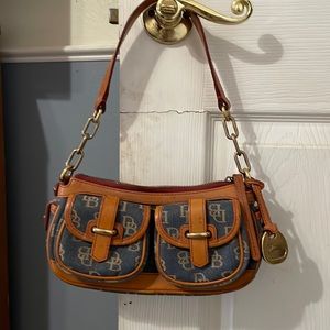 Small Dooney & Bourke Banana bag